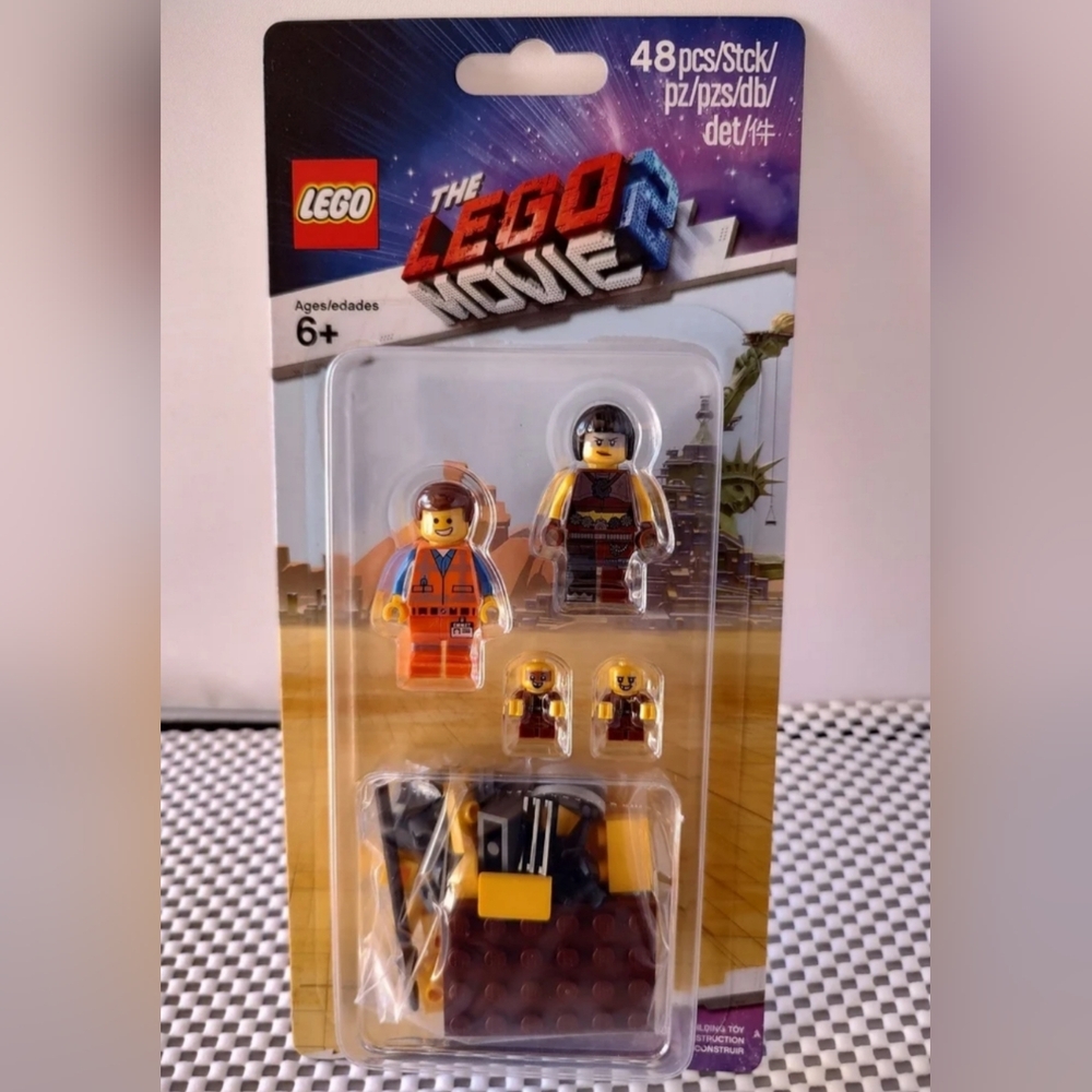 Lego Movie 2 Minifigure Pack 853865 NWT Building Toy Set